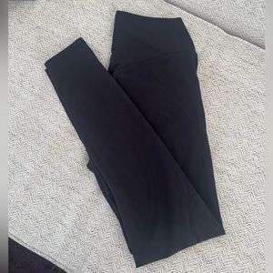 Buff bunny leggings, black.